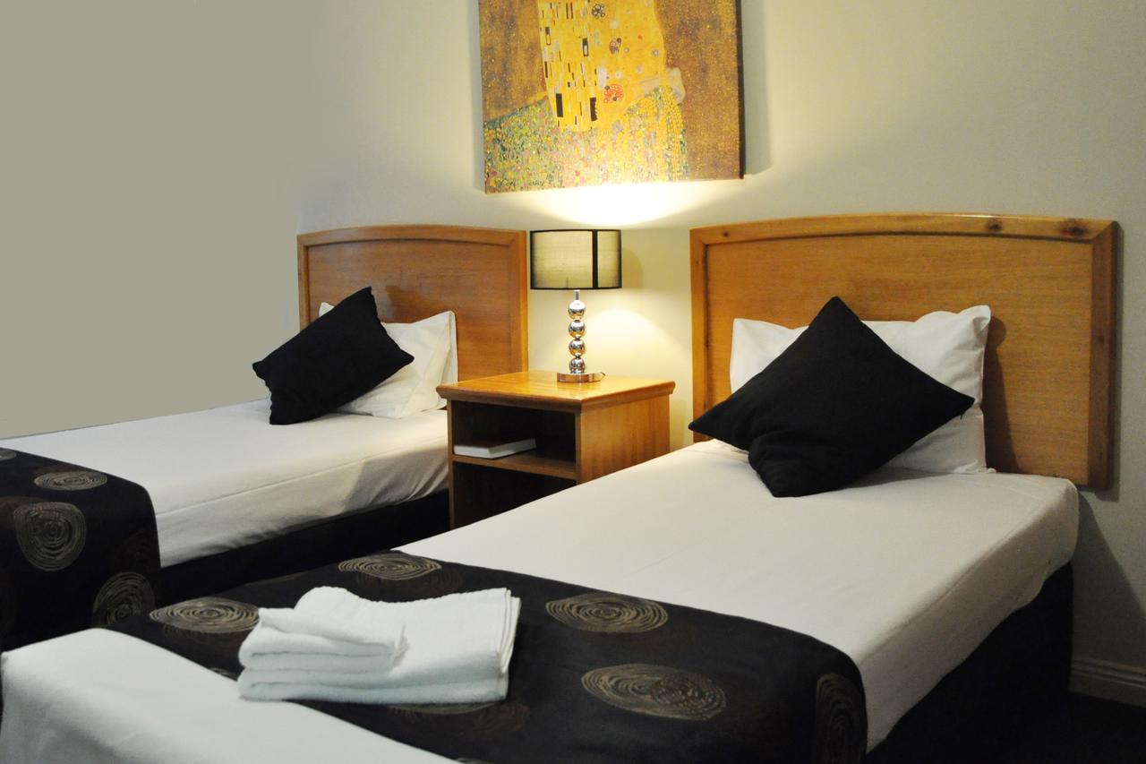 Meadowbrook Brisbane 3*