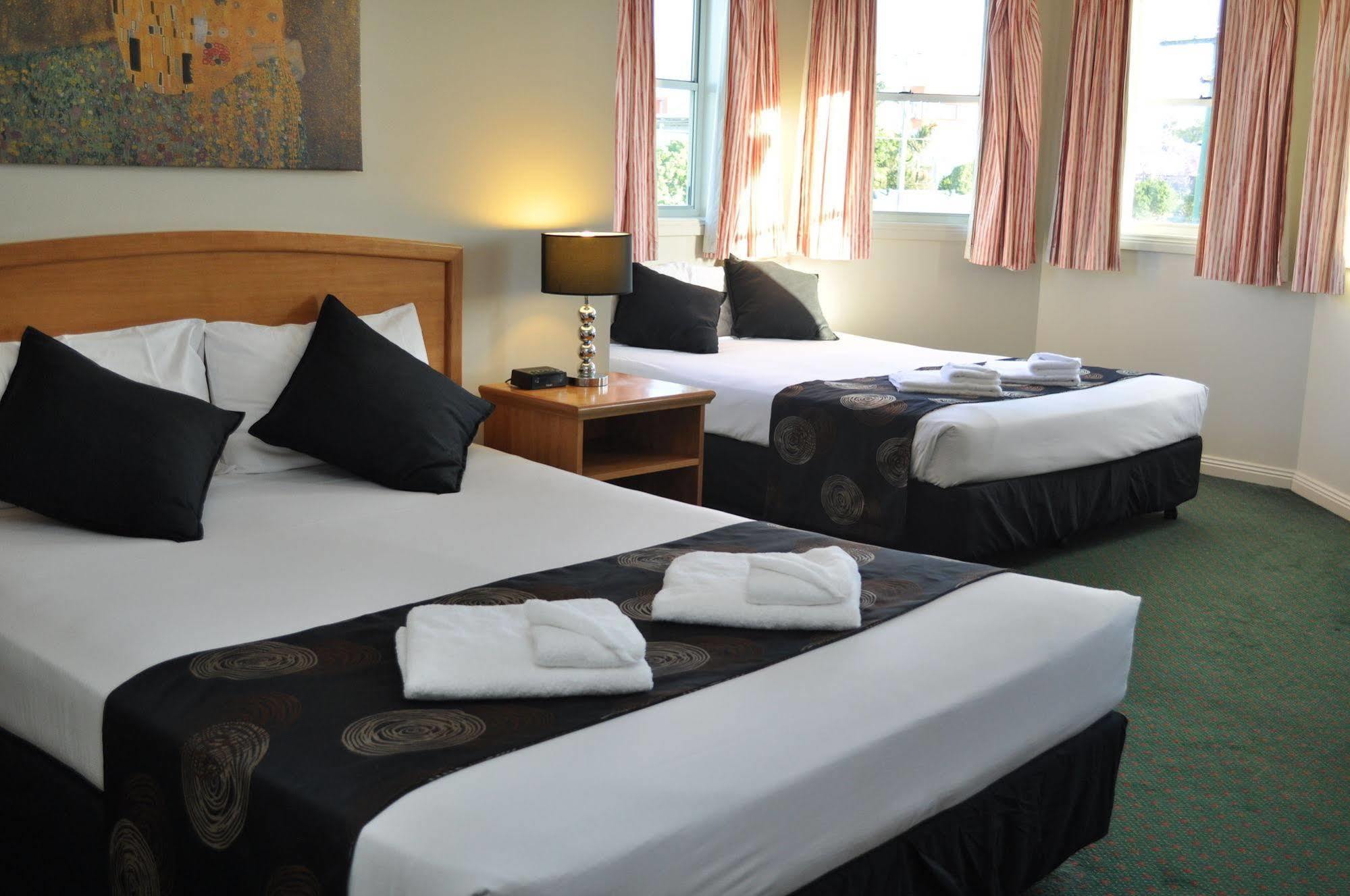 Meadowbrook Brisbane 3* Loganlea