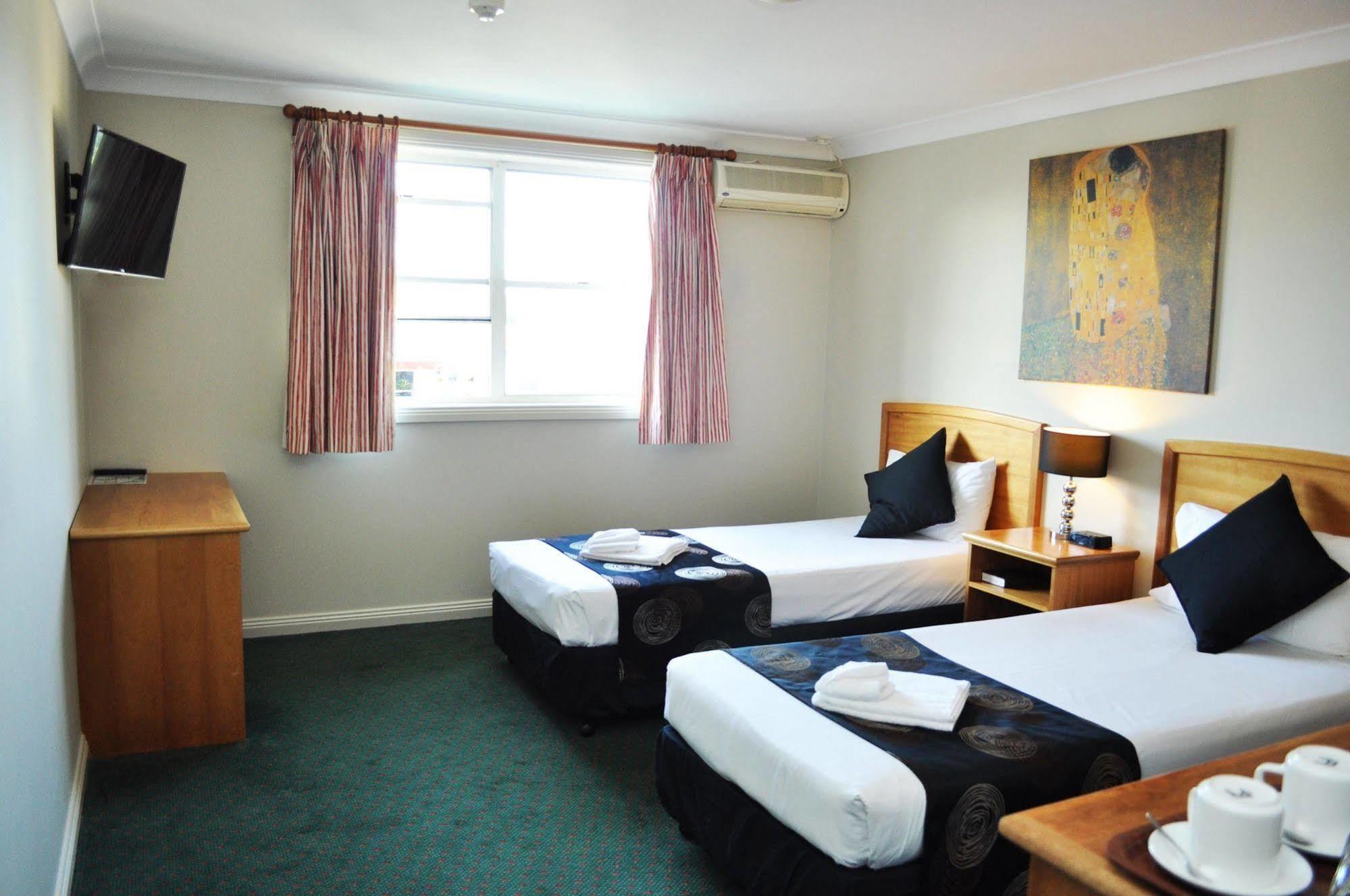 Meadowbrook Brisbane Hotel