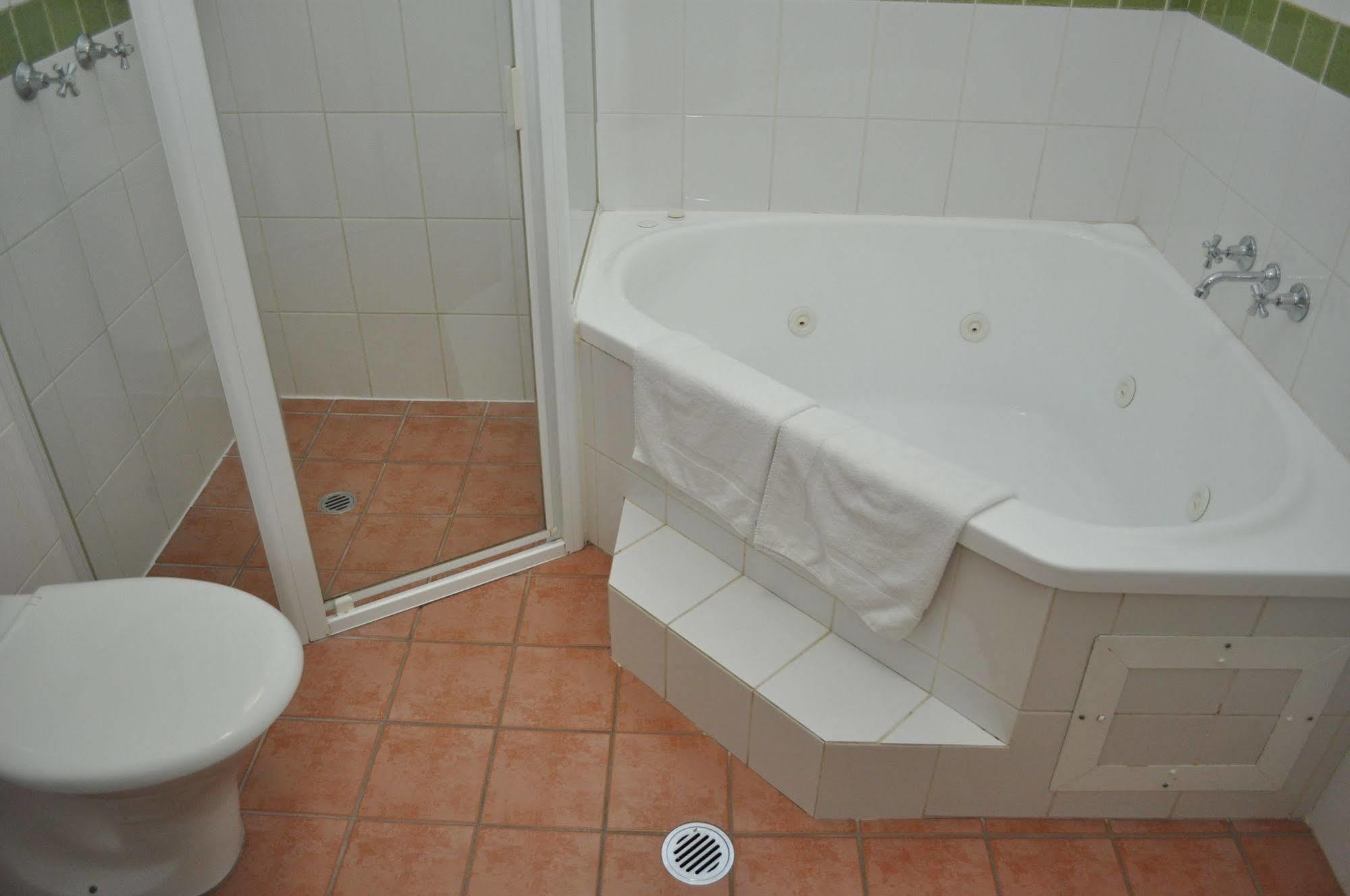 Meadowbrook Brisbane Hotel Loganlea