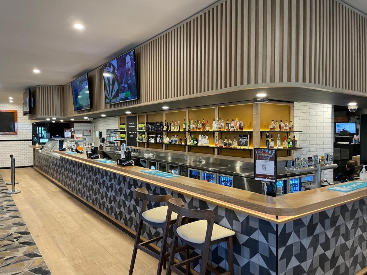 Meadowbrook Brisbane Hotel